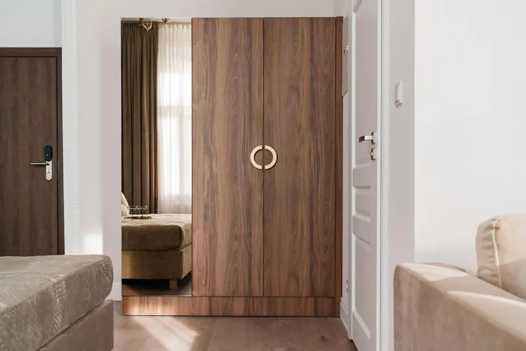Deluxe Two-Bedroom Apartment With Old Town View Krakow Poland
